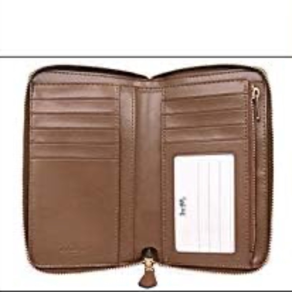 NWT Coach Medium Zip Around Signature Coated Canvas Wallet F88913 Khaki / Saddle - Picture 3 of 9